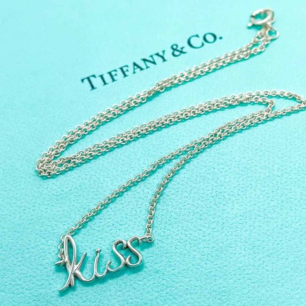 Authentic Tiffany & Co Elsa Perreti Kiss Script Necklace with Pouch - Picture 2 of 6